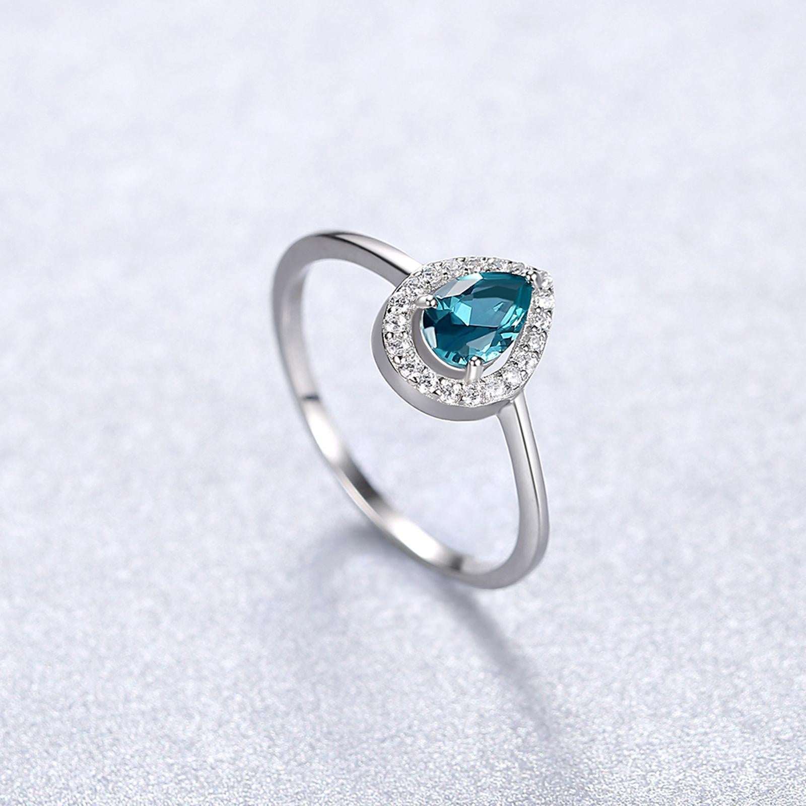 Inel din argint elegant lacrima cu smarald verde si cristale zirconiu cesini femei