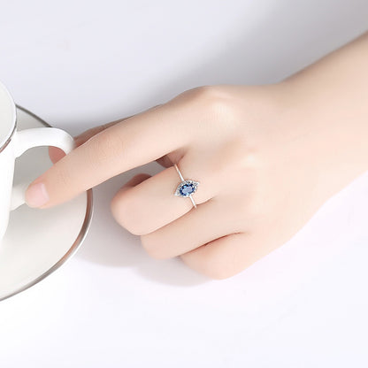Inel din argint elegant oval cu safir albastru si cristale zirconiu cesini femei