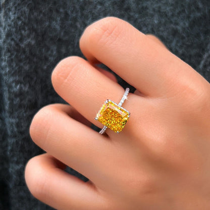 Inel din argint elegant rectangular cu citrin si cristale zirconiu cesini femei
