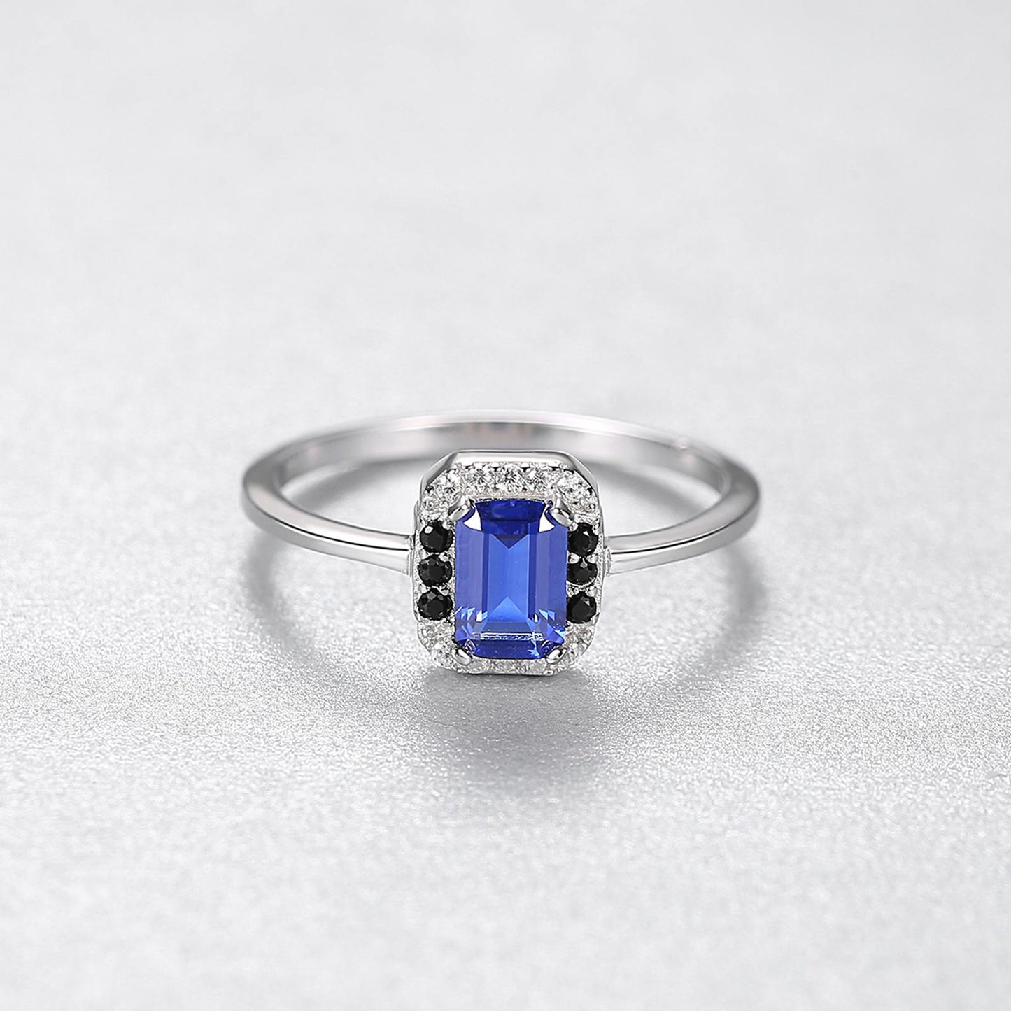 Inel din argint elegant rectangular cu safir albastru si cristale zirconiu cesini cadou