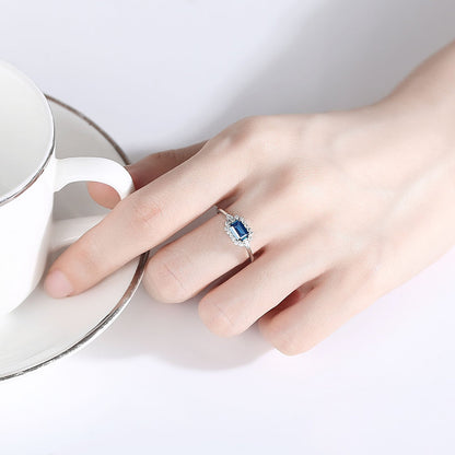 Inel din argint elegant rectangular cu safir albastru si cristale zirconiu cesini femei