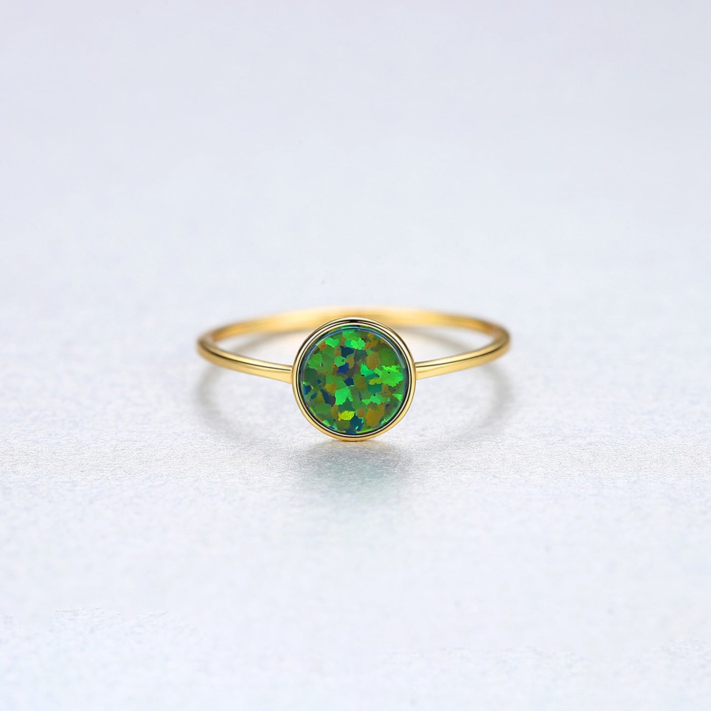 Inel din argint elegant rotund placat cu aur cu opal mistic cesini cadou
