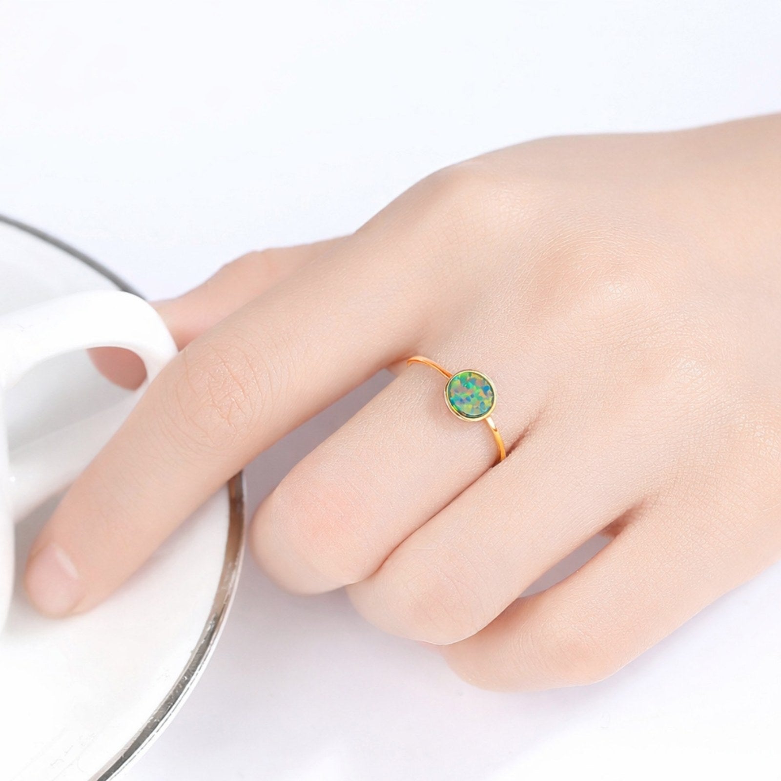 Inel din argint elegant rotund placat cu aur cu opal mistic cesini femei