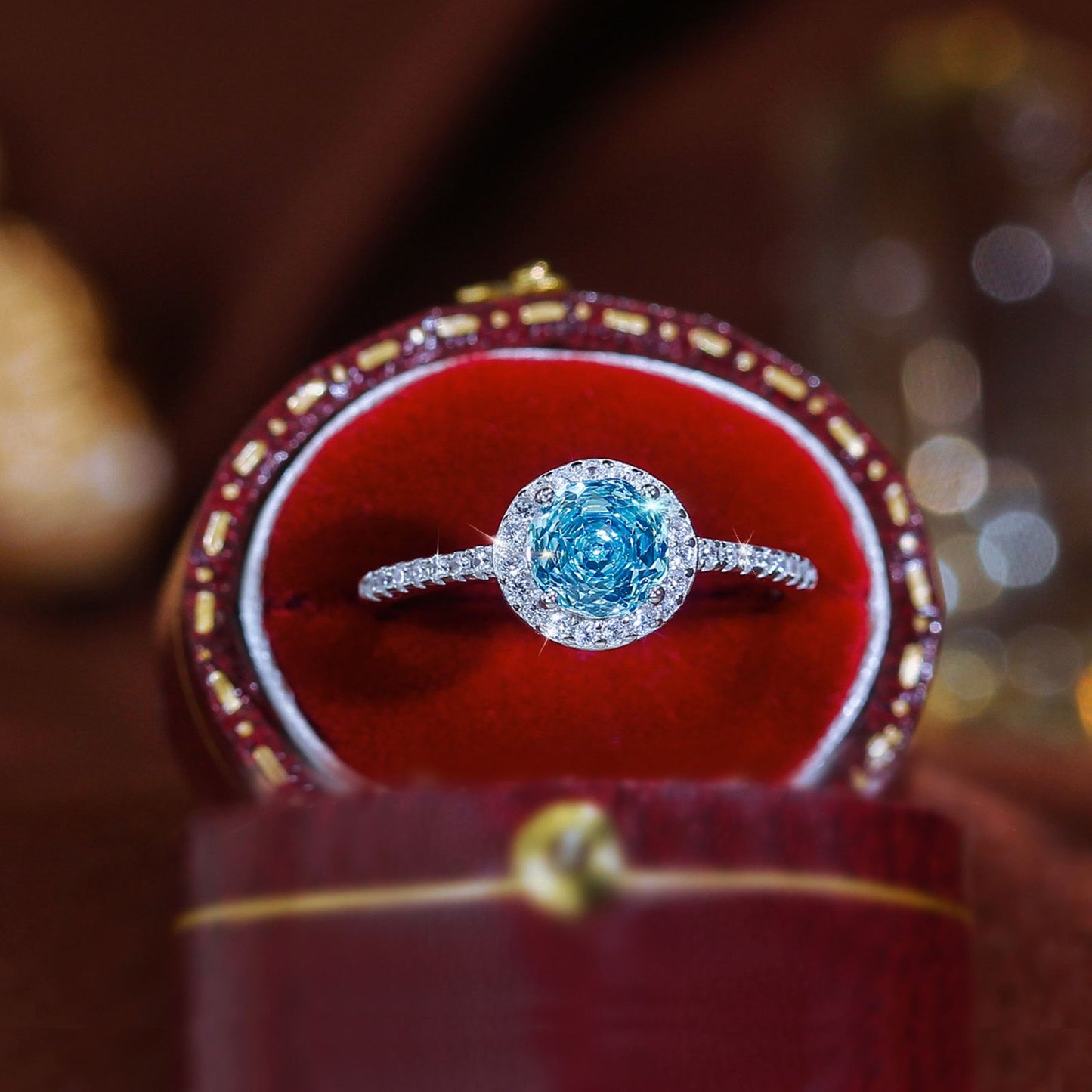Inel din argint elegant rotund cu topaz si cristale zirconiu cesini cadou