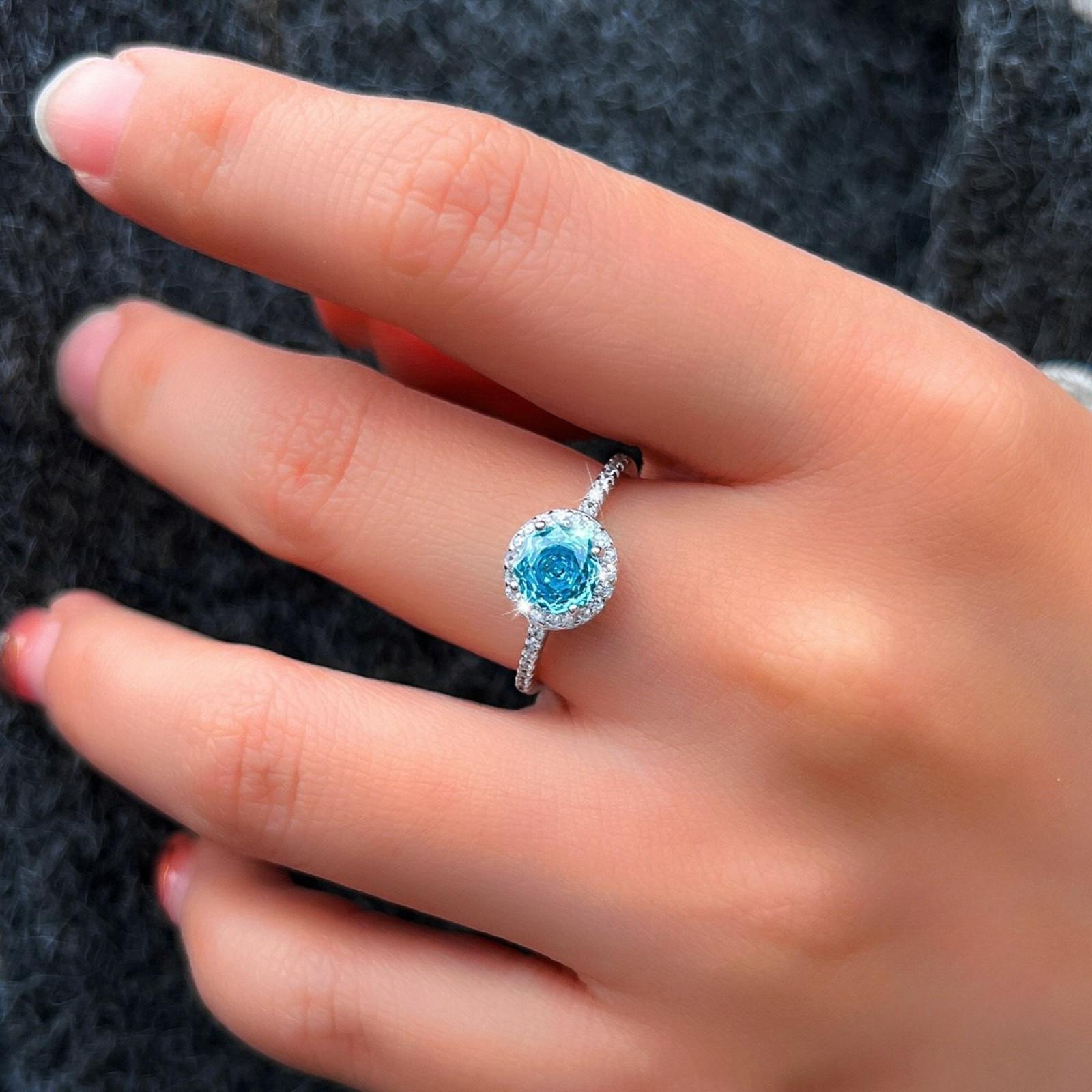 Inel din argint elegant rotund cu topaz si cristale zirconiu cesini femei