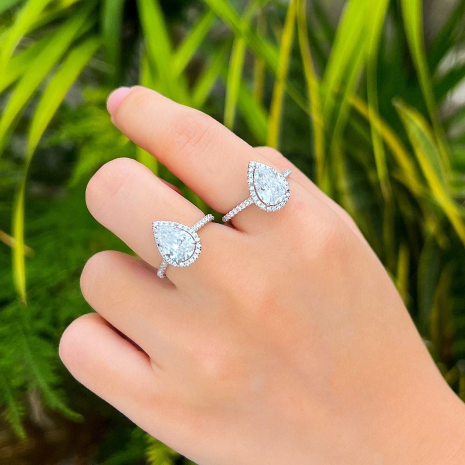 Inel din argint de logodna elegant lacrima cu cristale zirconiu cesini purtat