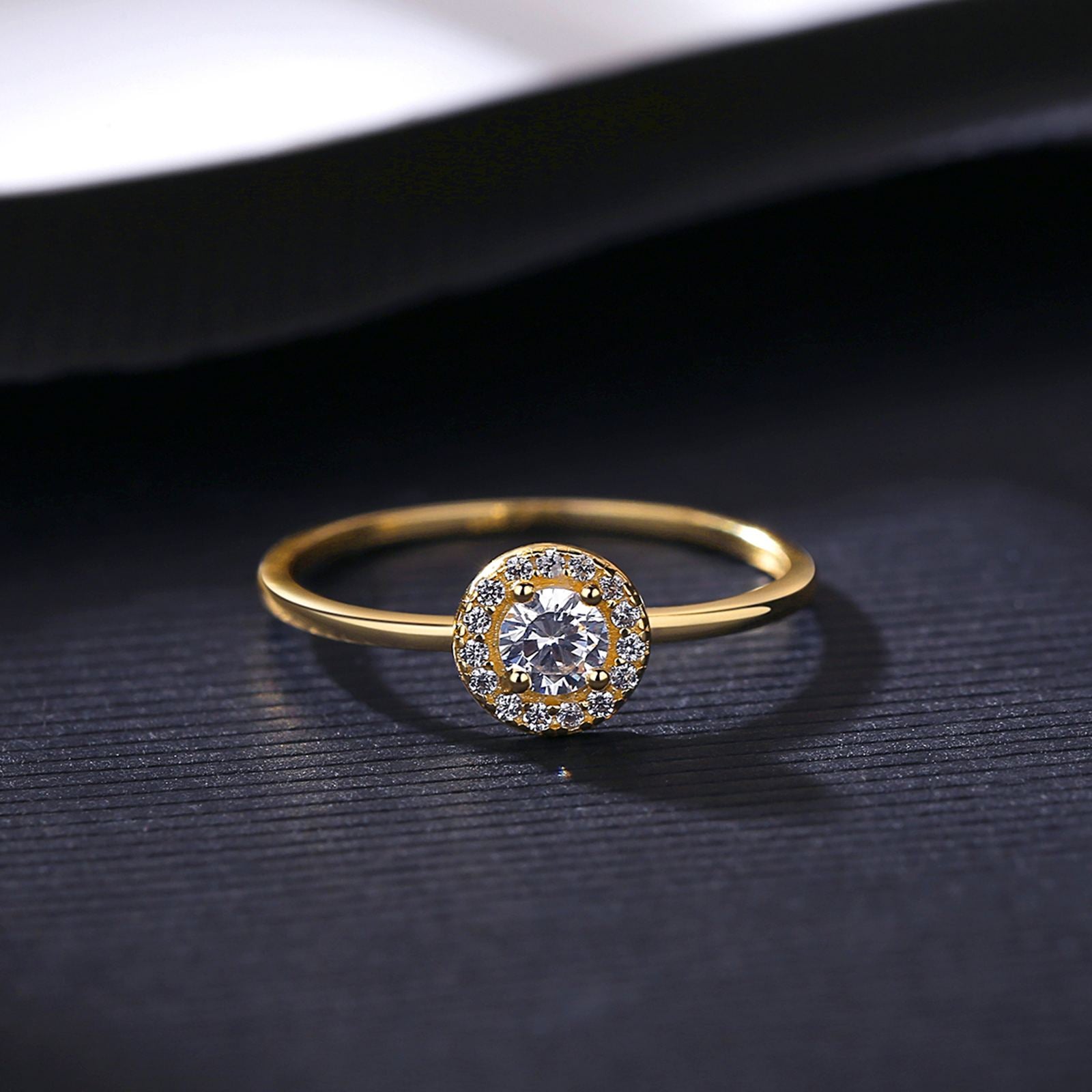 Inel din argint de logodna placat cu aur cu cristale zirconiu cesini femei