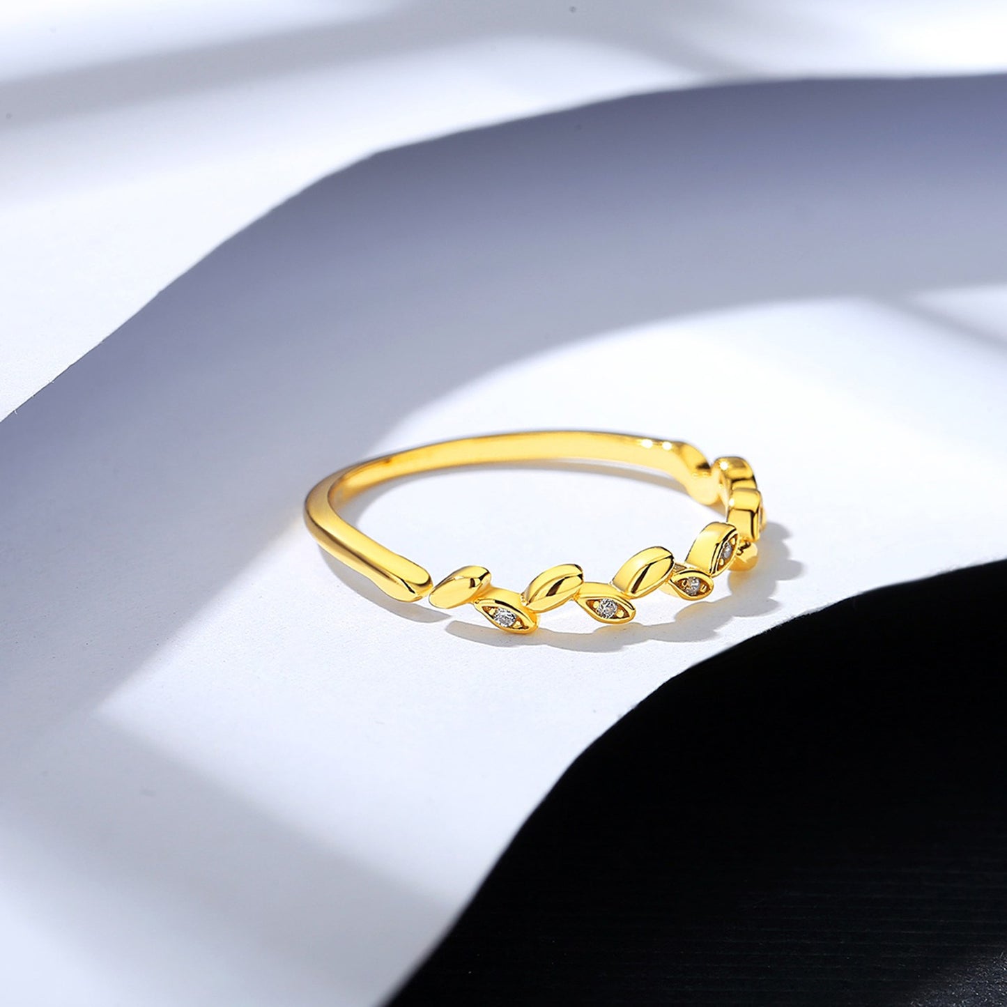 Inel din argint reglabil placat cu aur frunze cu cristale zirconiu cesini femei