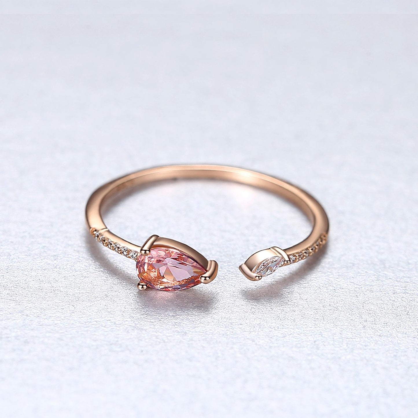 Inel din argint reglabil rosegold placat cu aur cu rubin rosu si cristale zirconiu cesini cadou