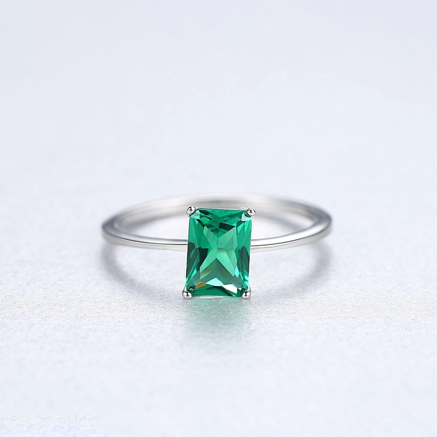 Inel din argint elegant rectangular cu smarald verde cesini cadou