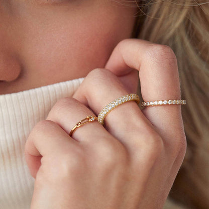 Inel din argint elegant tennis placat cu aur cu cristale zirconiu cesini purtat