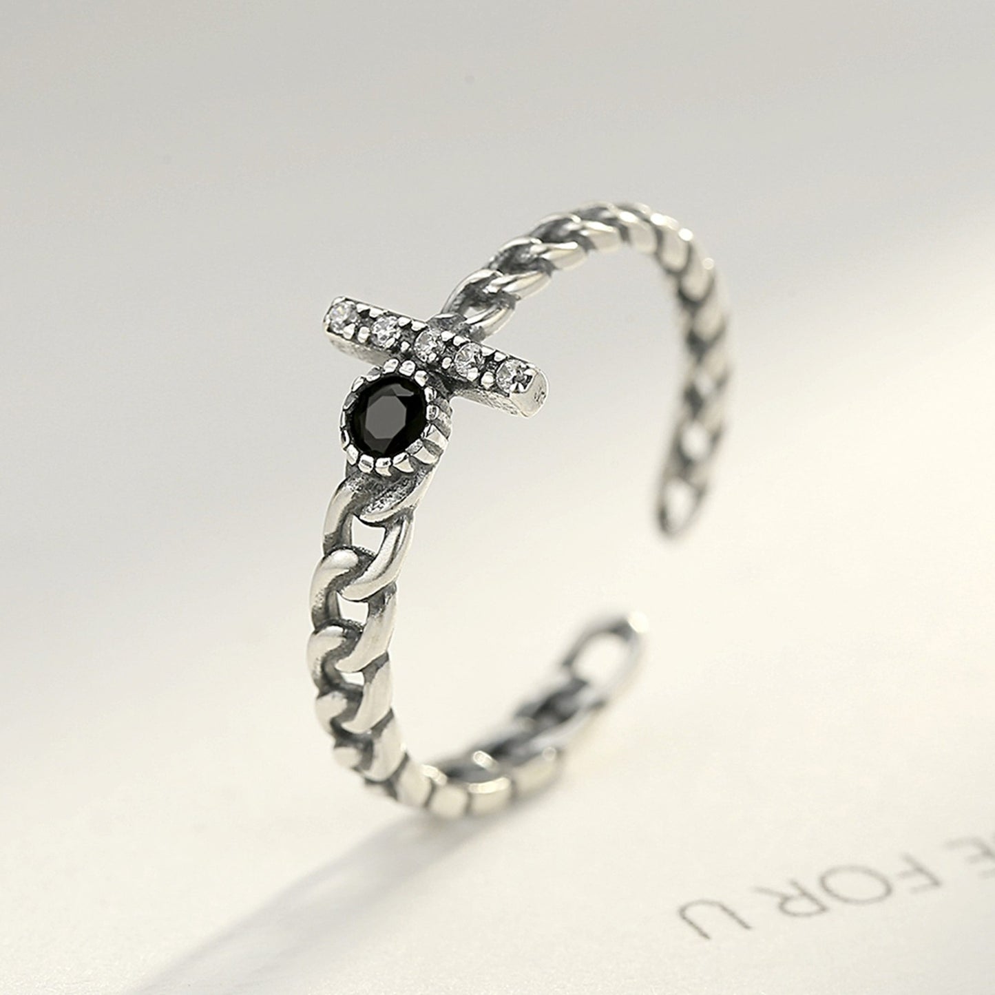 Inel din argint vintage reglabil cu onix negru si cristale zirconiu cesini cadou