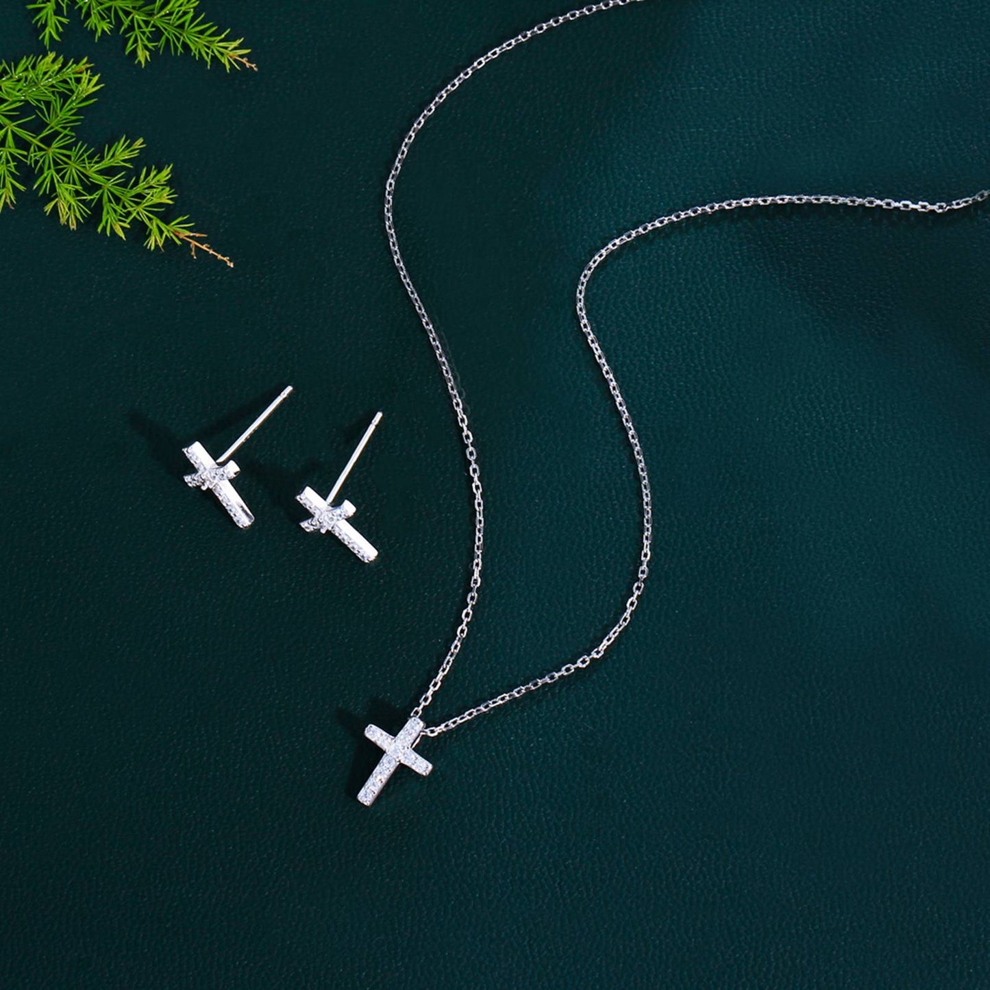 Set din argint colier si cercei cruce cu zirconiu cesini cadou