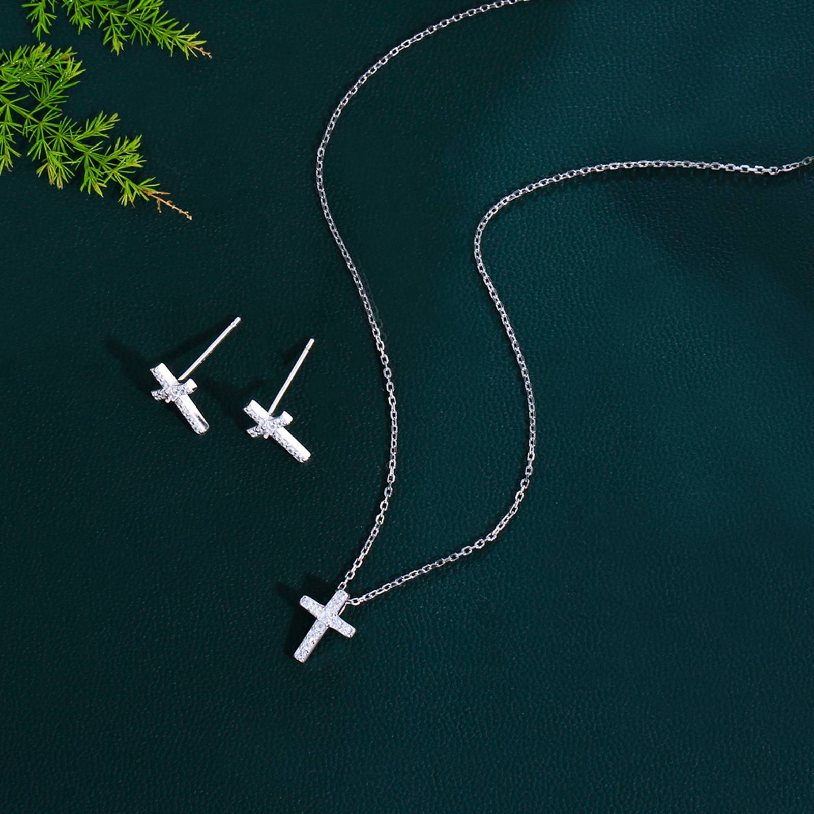 Set din argint colier si cercei cruce cu zirconiu cesini cadou