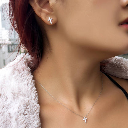 Set din argint colier si cercei cruce cu zirconiu cesini purtat