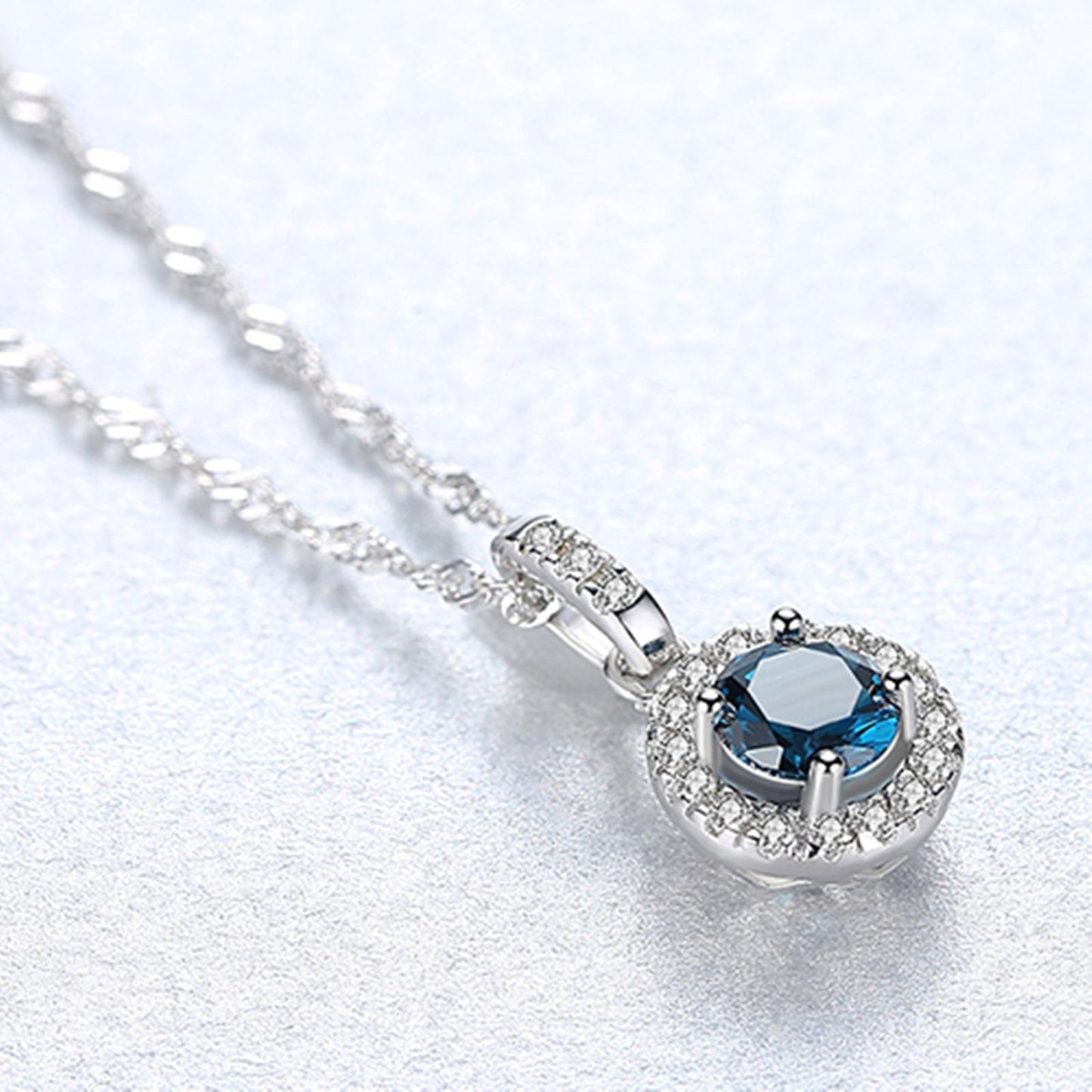 Set din argint colier si cercei elegant rotund cu safir albastru si cristale zirconiu cesini colier cadou