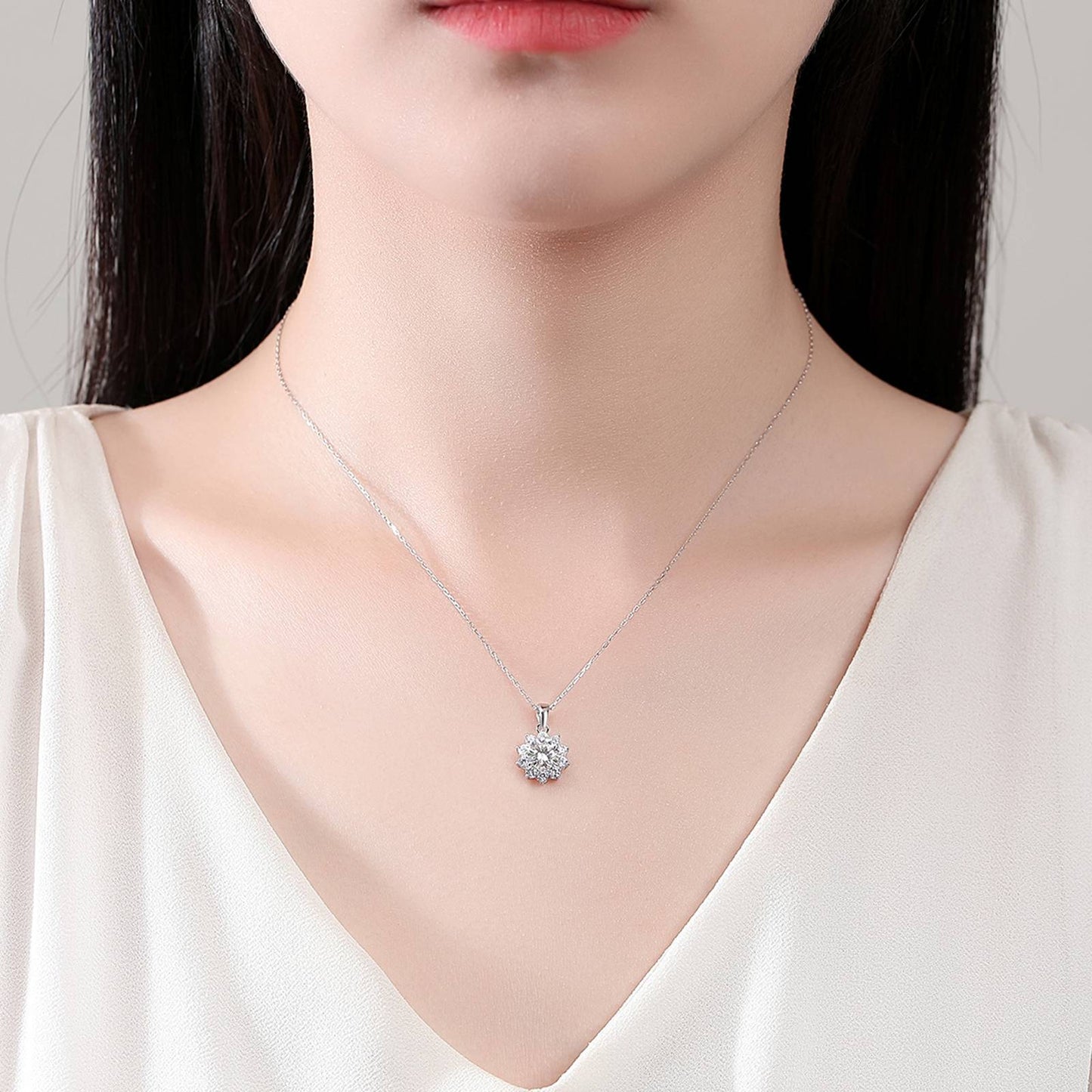 Set din argint colier si cercei elegant floare cu moissanite cesini colier purtat
