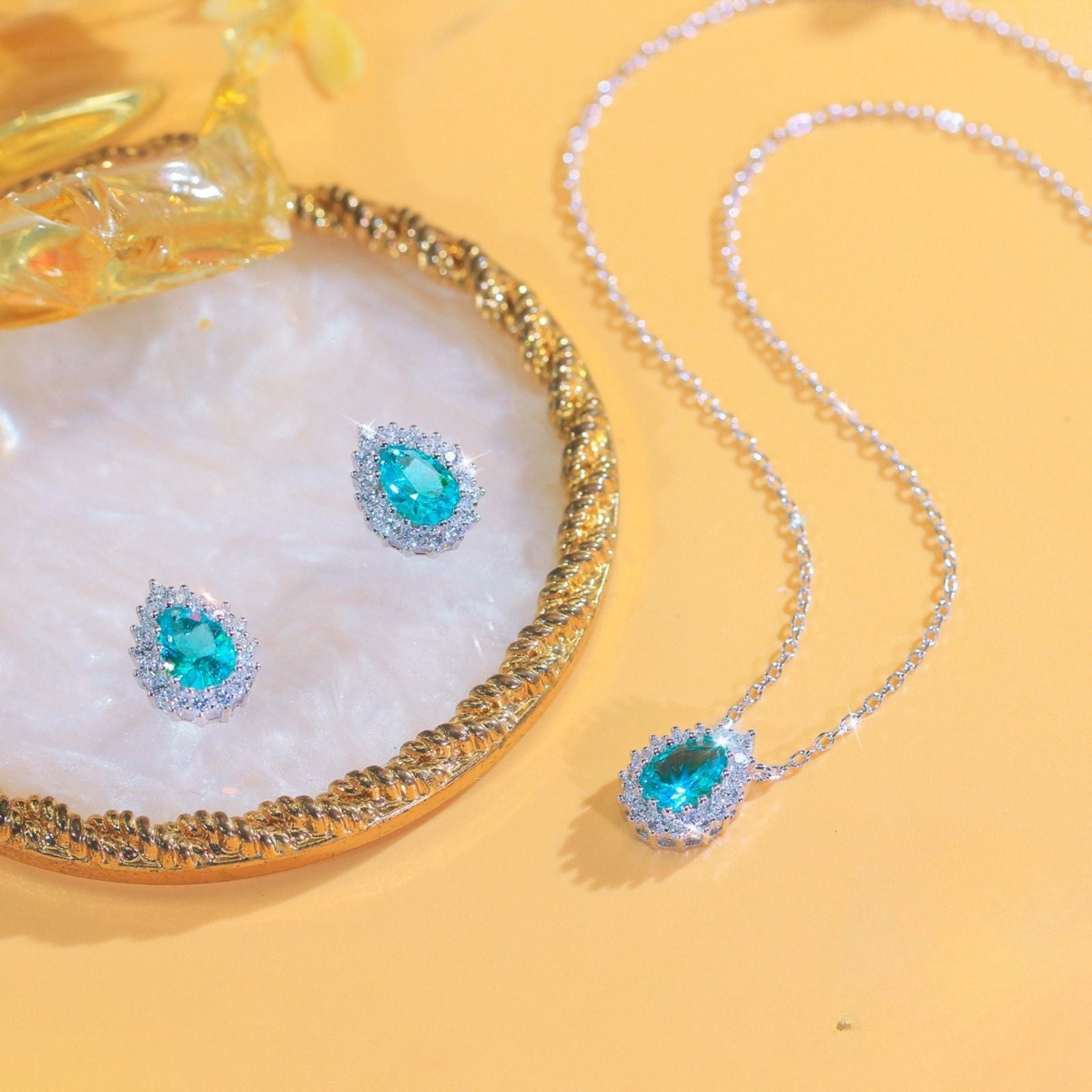 Set din argint colier si cercei elegant lacrima cu topaz si cristale zirconiu cesini cadou