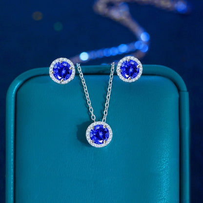 Set din argint elegant rotund colier si cercei cu safir albastru si cristale zirconiu cesini purtat
